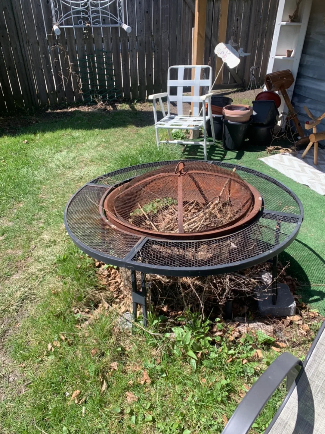 Metal Fire Pit with Mesh Screen #freecycle thumbnail