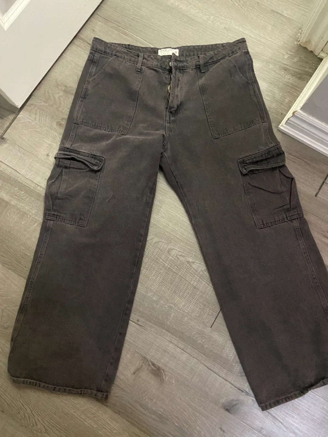 Denim Life Wide Leg Cargo Jeans - Size 16 - Free