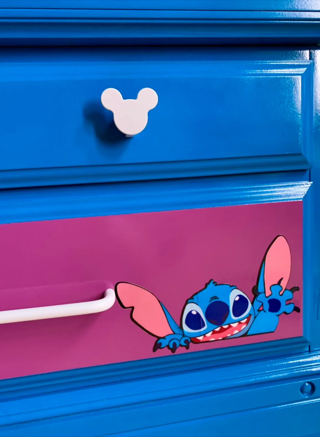 Custom-painted Stitch Toy Chest image indicator(5)