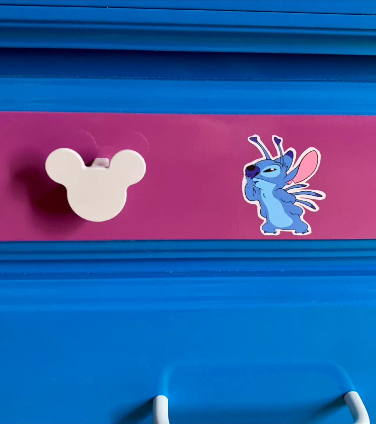 Custom-painted Stitch Toy Chest image indicator(6)