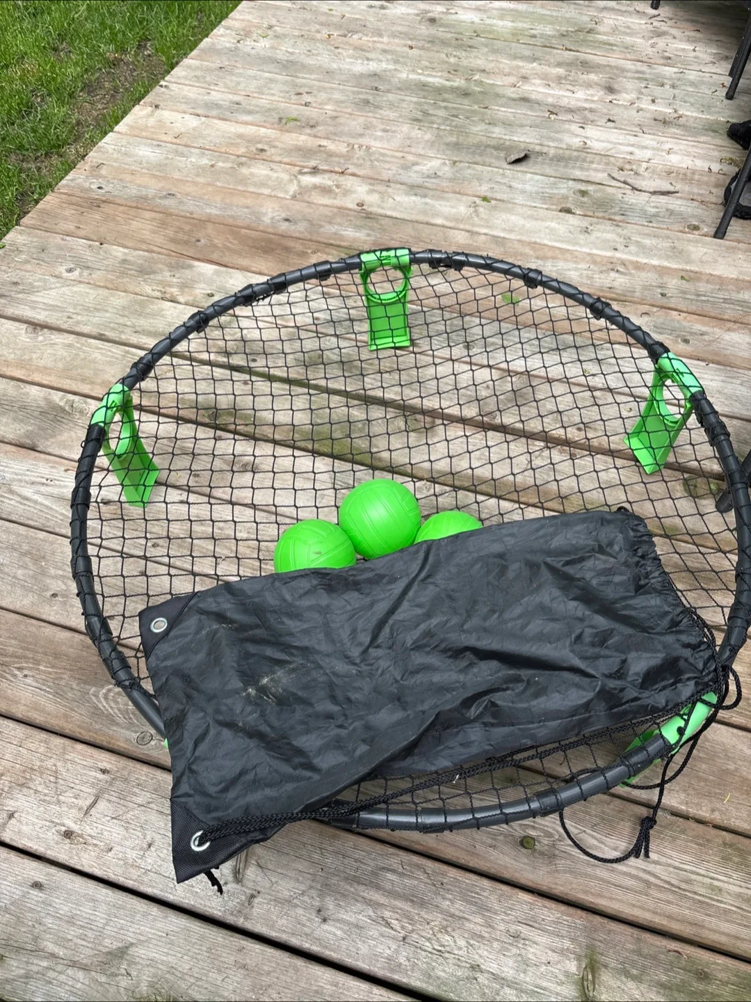 Giant Toss Game with Balls and Carry Bag image indicator(2)