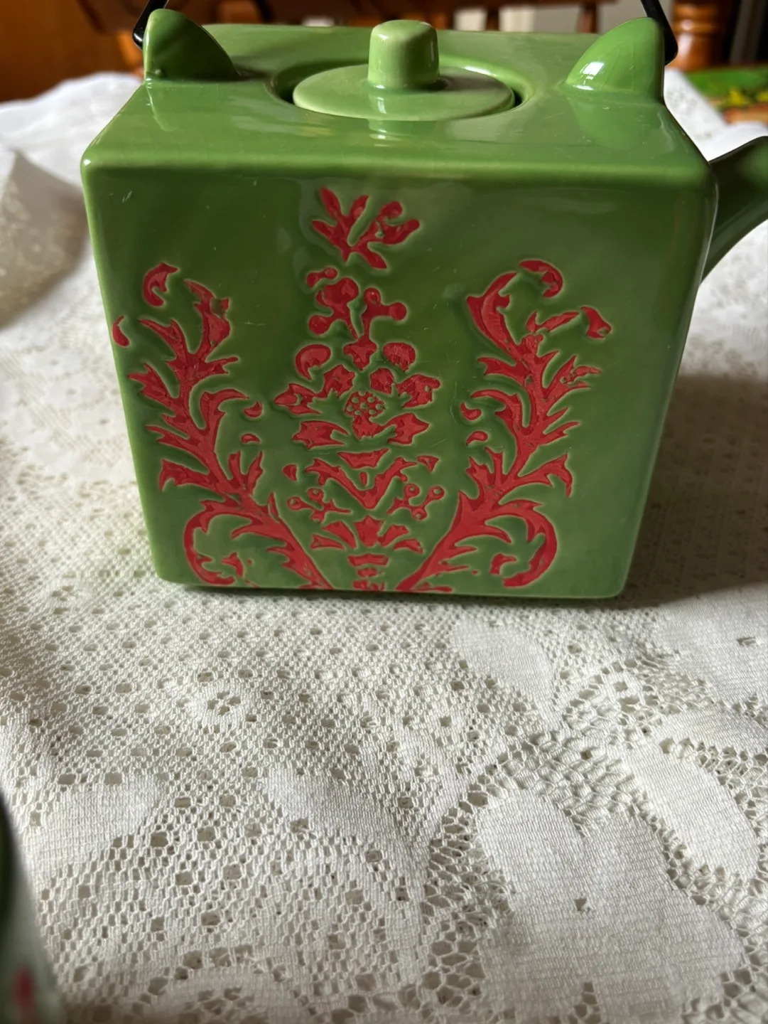 Green and Red Tea Set image indicator(3)