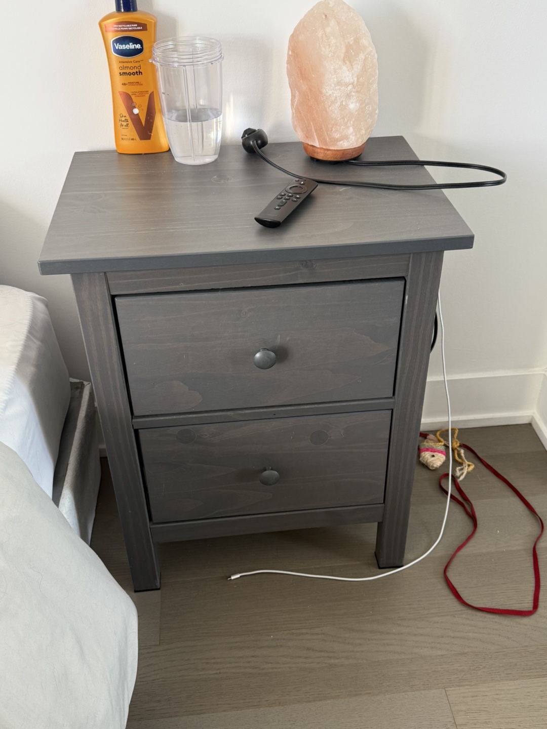 MUST GO TODAY‼️IKEA 2-Drawer Nightstand & MALM 8-Drawer Dresser - photo 3
