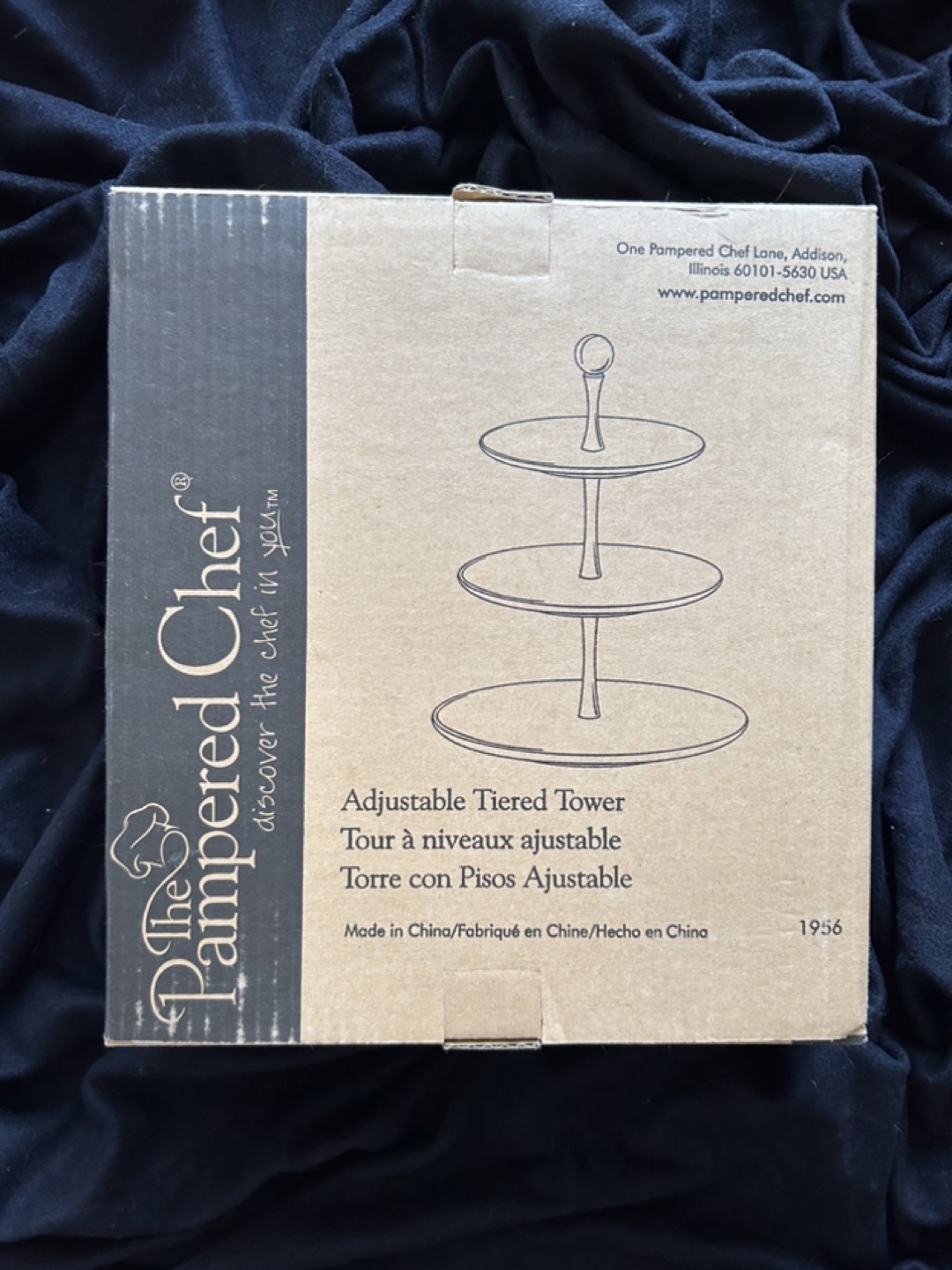 New In Box Pampered Chef Adjustable 3-Tier Serving Stand