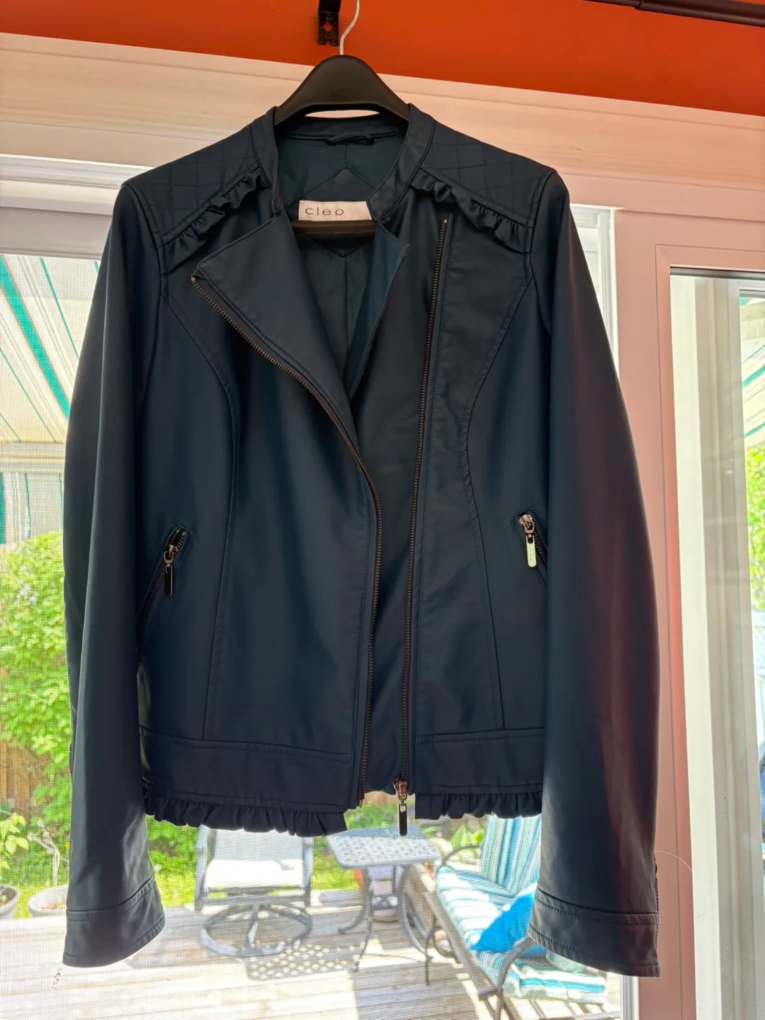 🥕 Women’s faux leather jacket image indicator(3)