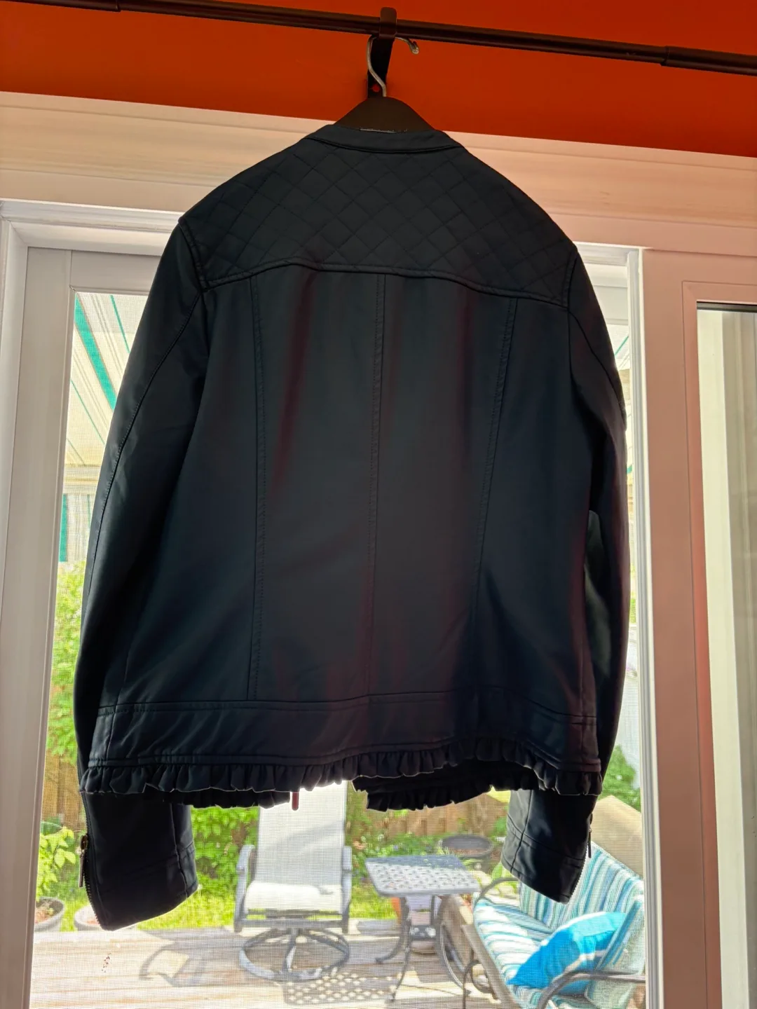 🥕 Women’s faux leather jacket image indicator(4)