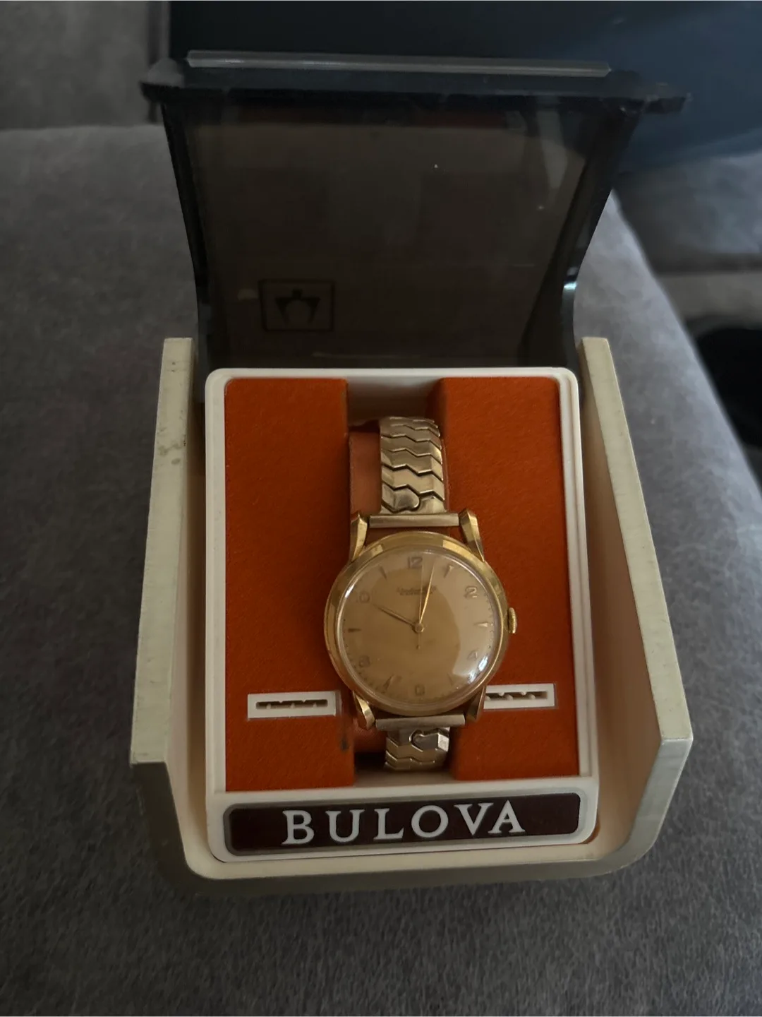 Vintage Bulova Wristwatch with Original Box and Warranty image indicator(2)