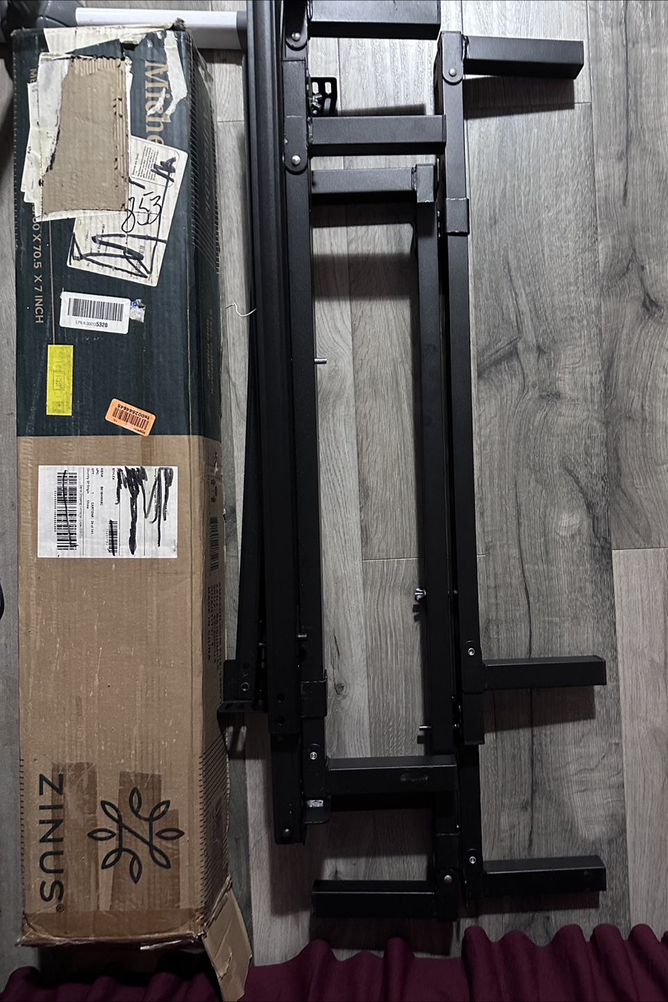 Zinus Adjustable Bed Frame, Twin to Queen - photo 2