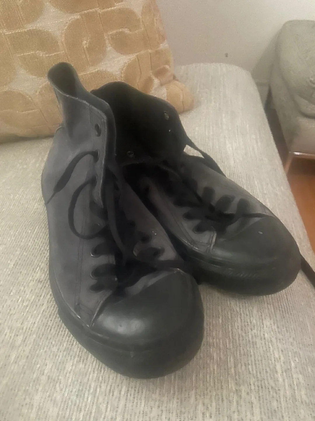 Men’s Shoes size 7,5 Women’s 9.5 thumbnail