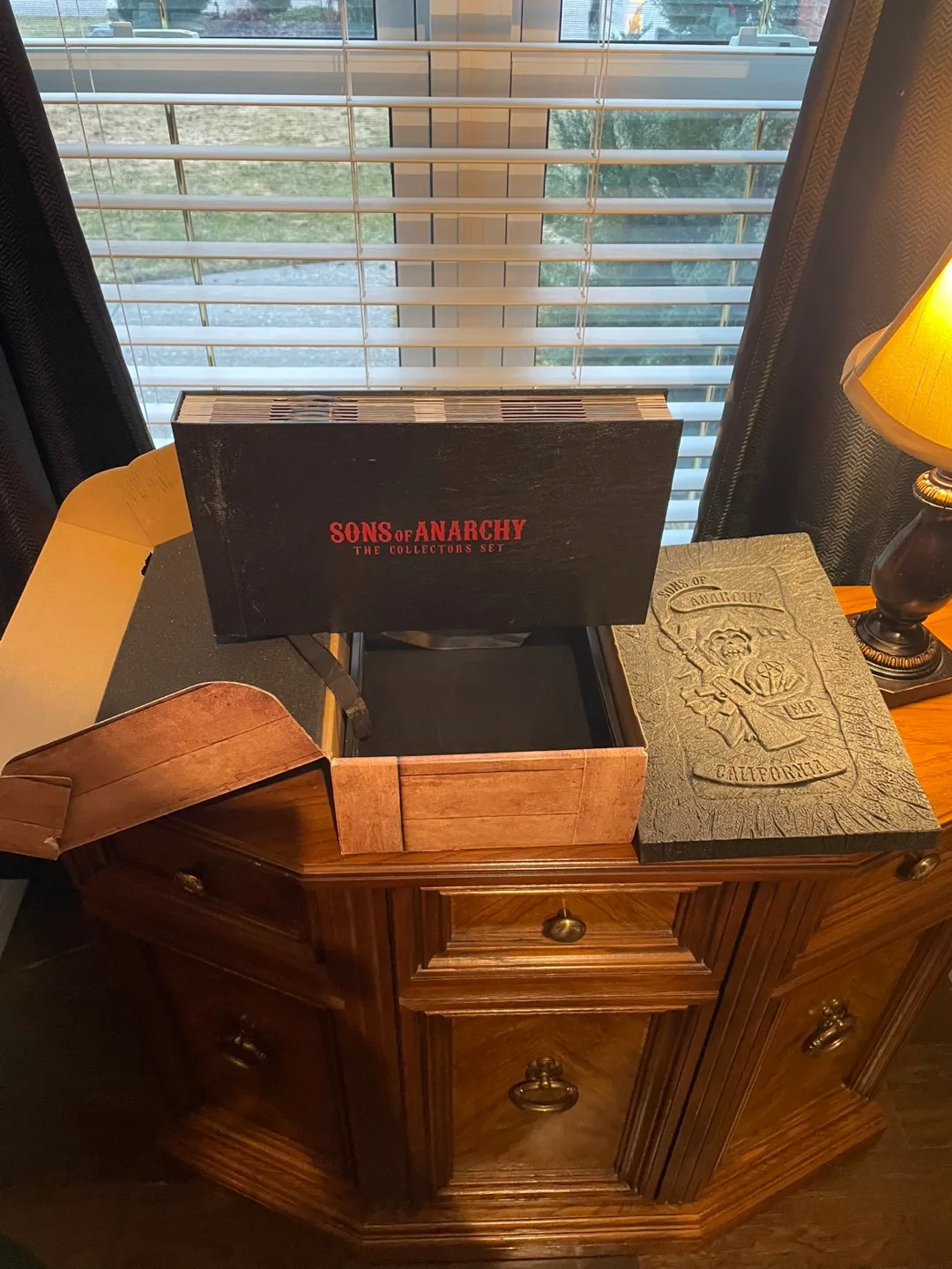 Sons of Anarchy: The Collector's Set DVD Box Set image indicator(4)