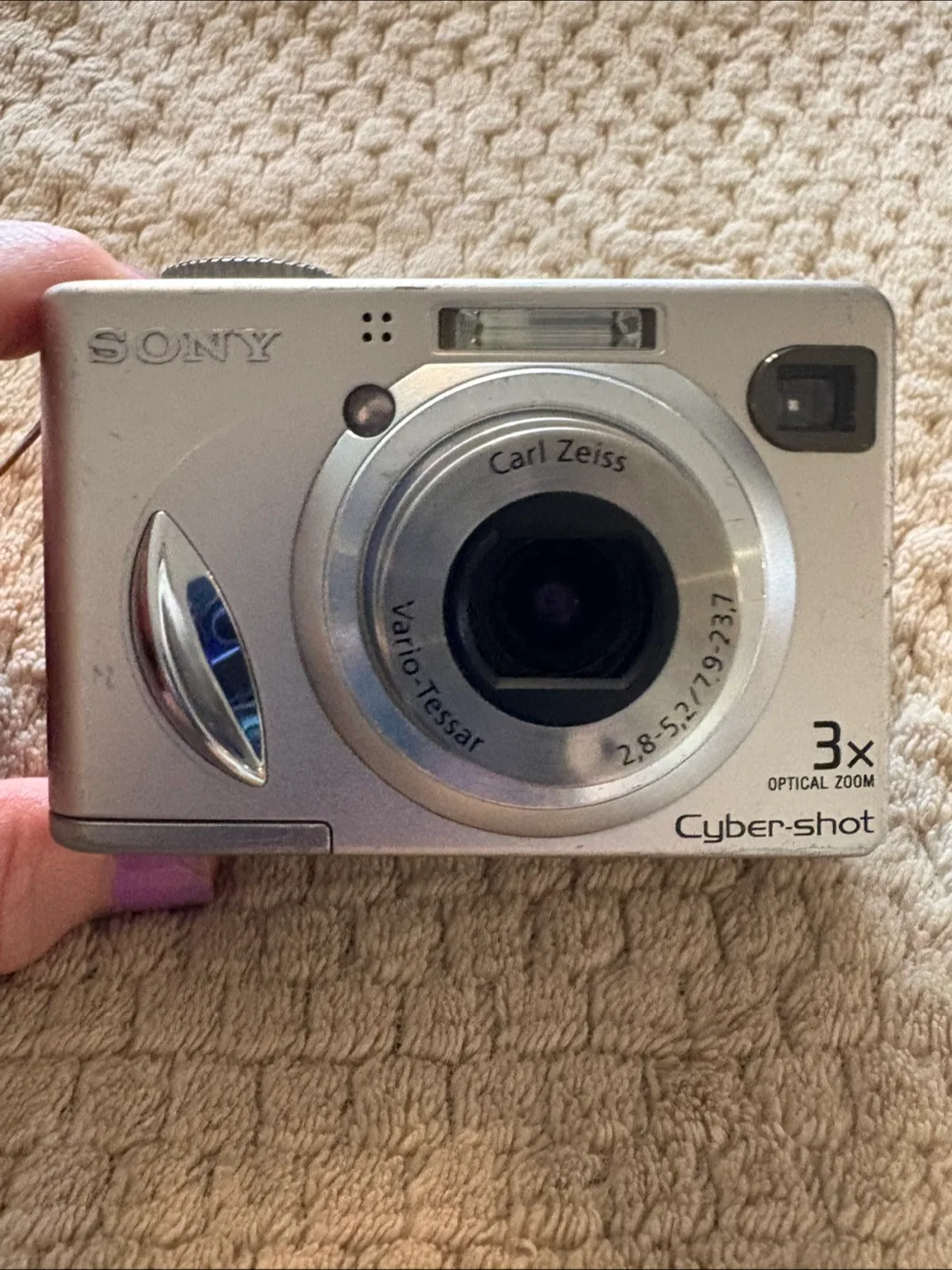Sony Cyber-shot Digital Camera with Accessories thumbnail