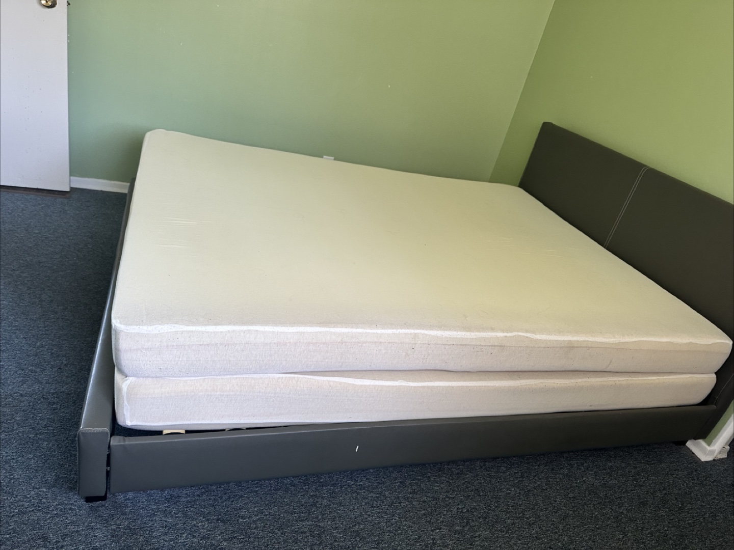 Queen Size Bed Frame with Mattress - photo 2