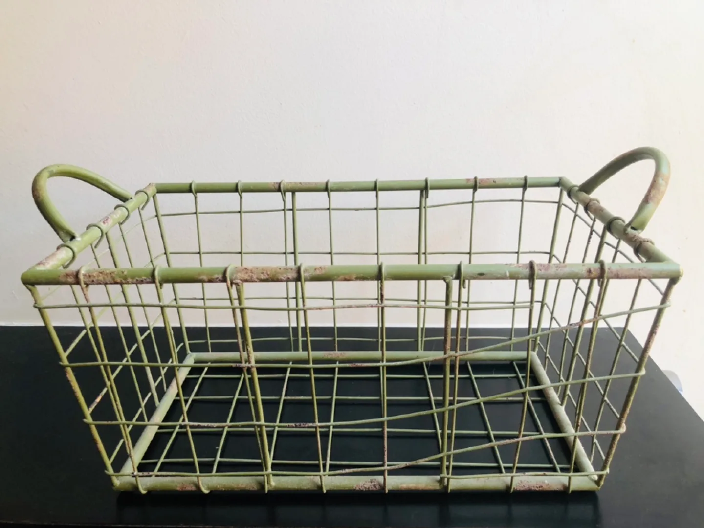 Rustic Green Metal Wire Basket image indicator(2)