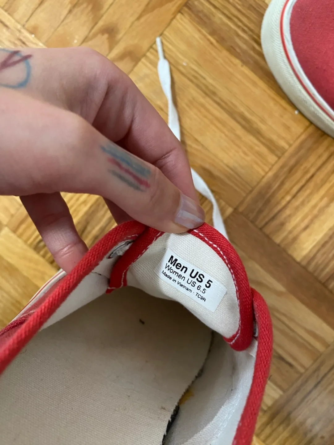 Red Vans shoes image indicator(5)