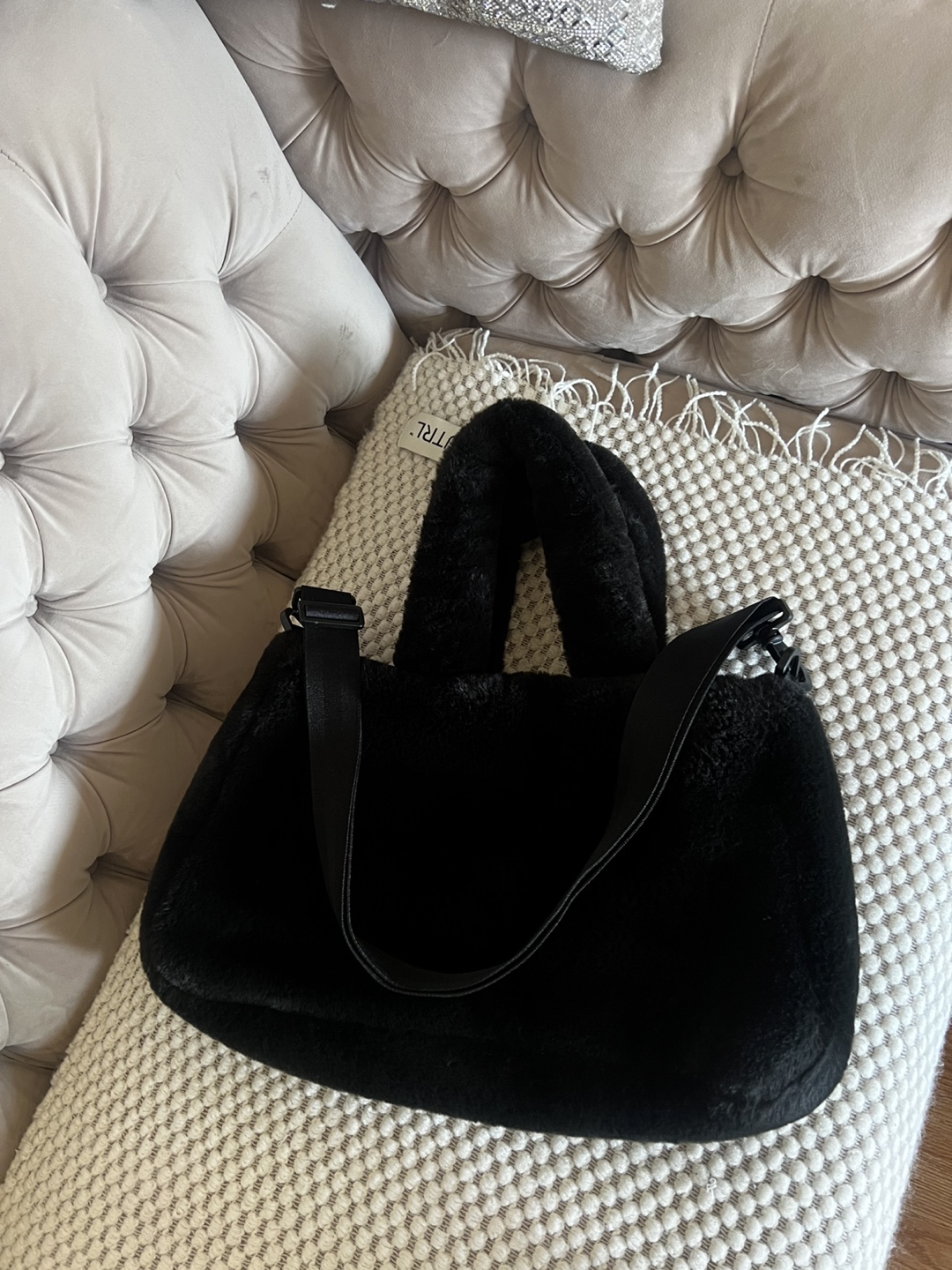 Nike Faux Fur Tote Bag - photo 2
