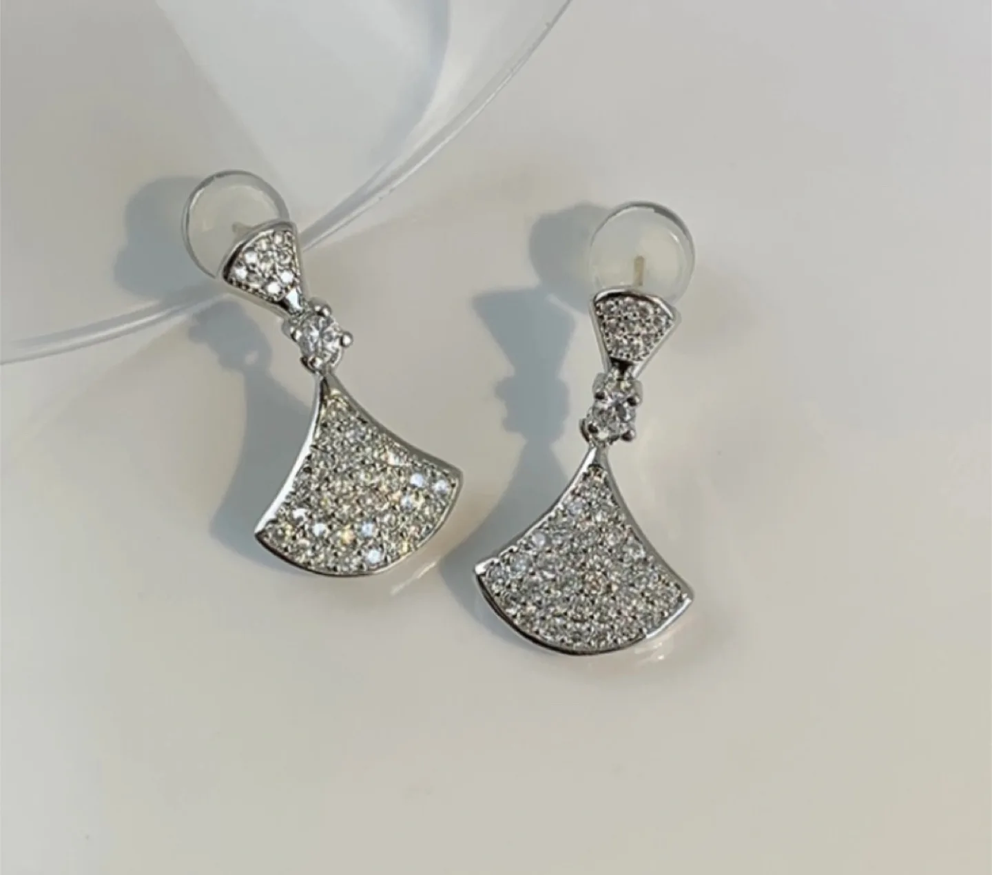 Replica BVLGARI Diva Dream Earrings image indicator(2)
