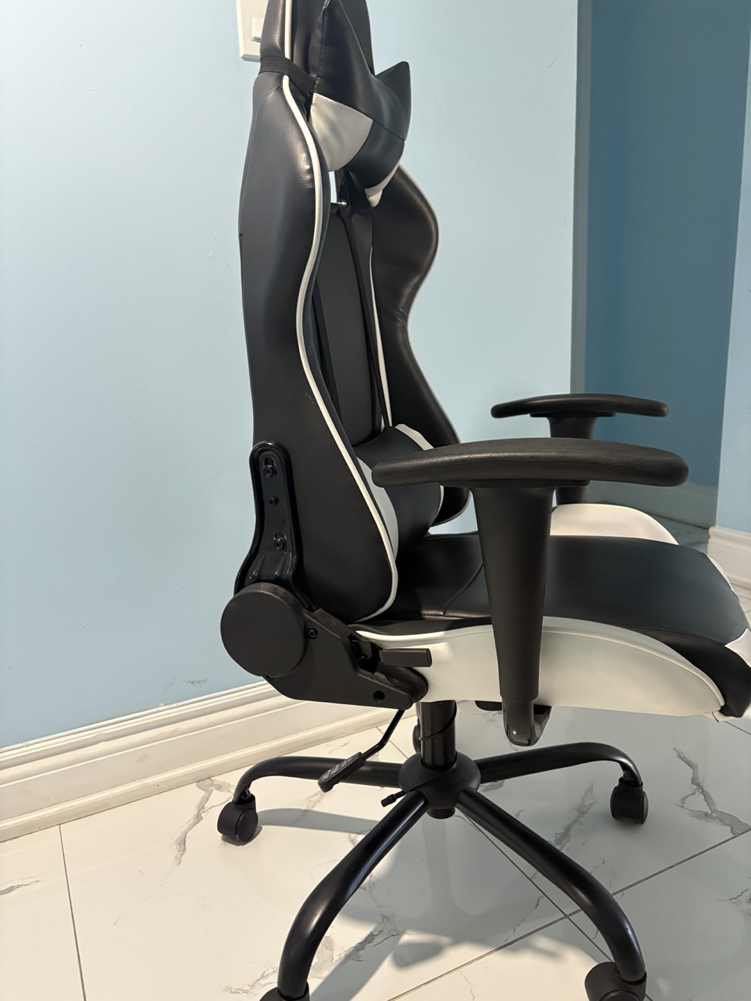 Black and White Gaming Chair - photo 3
