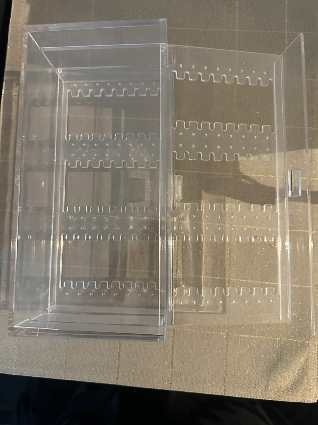 *EUC* Clear Acrylic Jewellery Organizer thumbnail