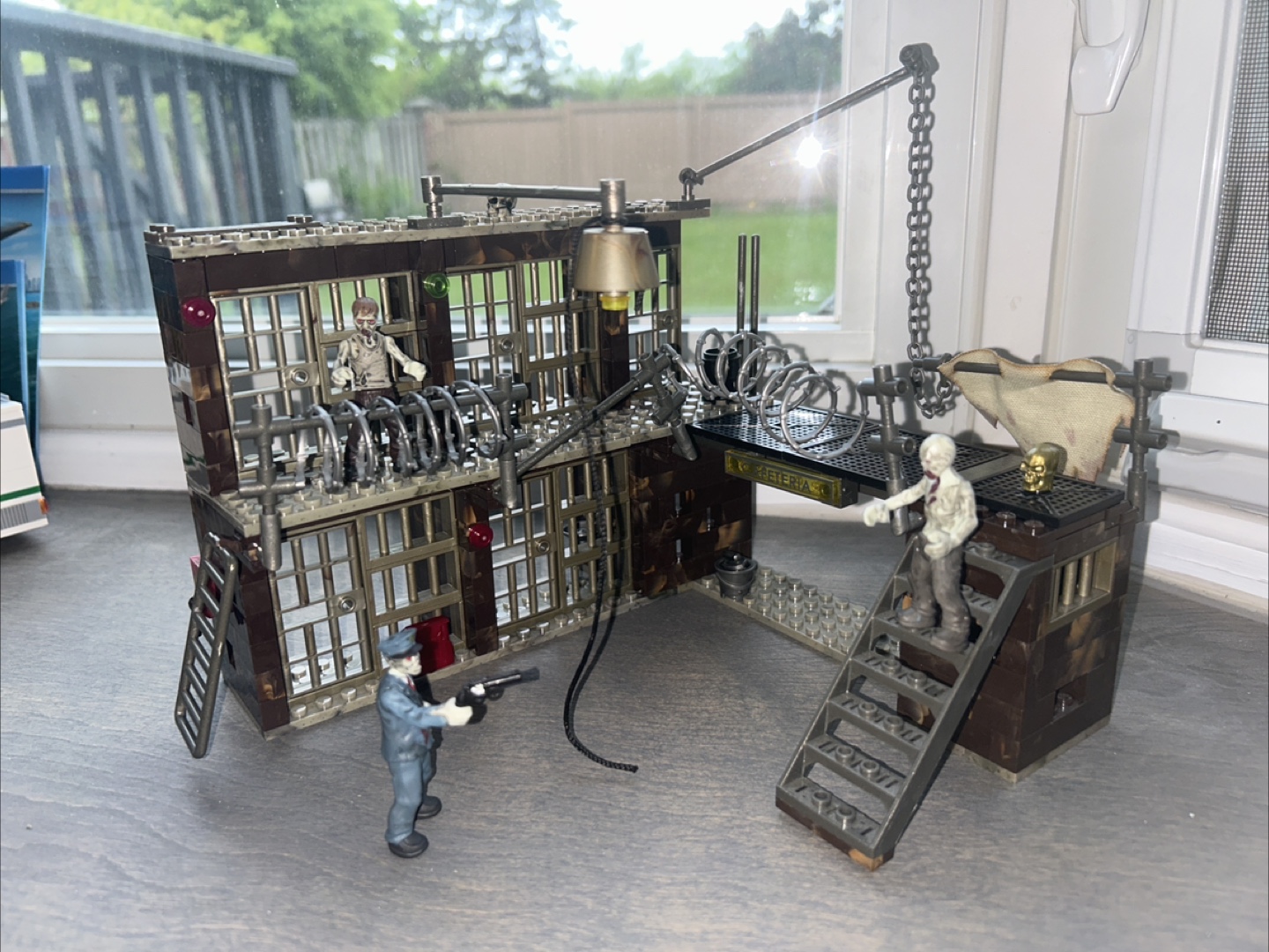 Mega Bloks 06857 Call of Duty Zombies Prison Playset