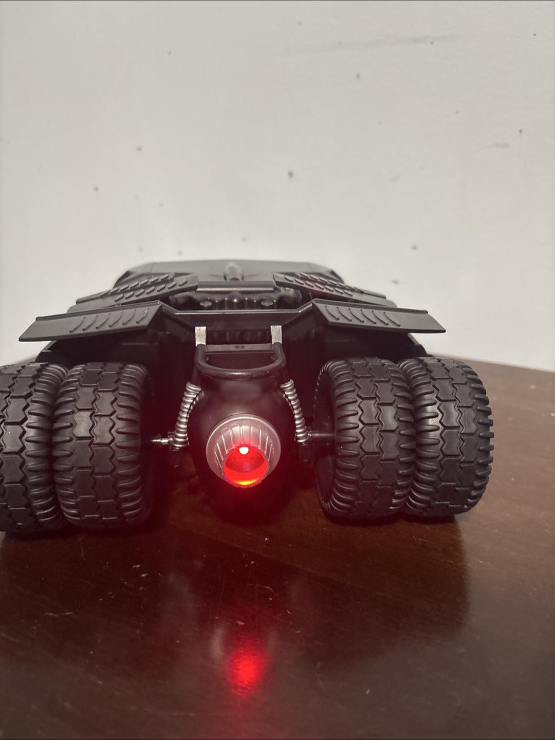 Collectible Batmobile popcorn bucket - photo 3