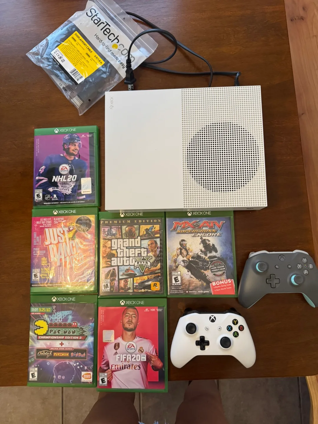 Xbox One S Console + 8 Games + 2 Controllers image indicator(2)