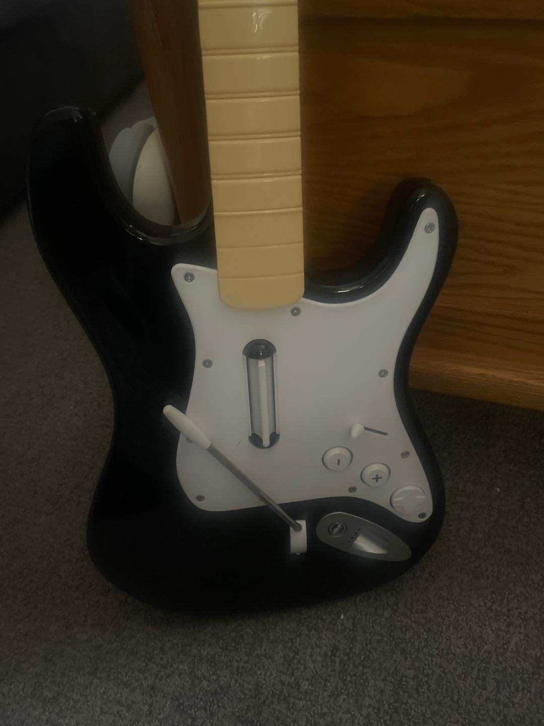 Guitar Hero 5 Les Paul Guitar Controller - Black - photo 2