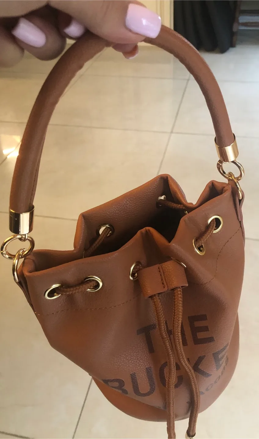 Marc Jacobs The Bucket Bag image indicator(2)