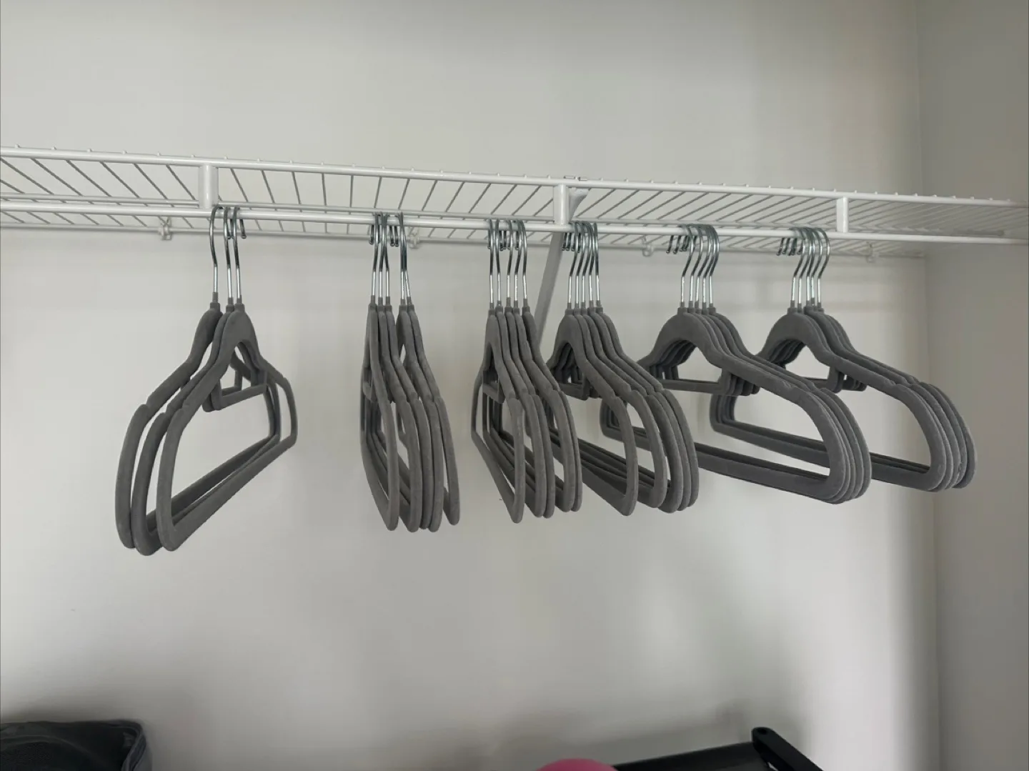 35 Clothes Hangers image indicator(2)