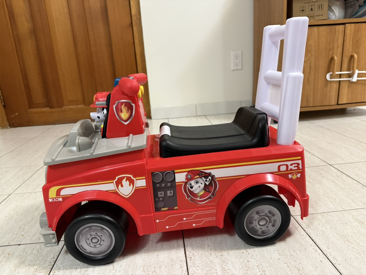 Paw Patrol Marshall's Fire Truck Ride-On Toy - photo 3