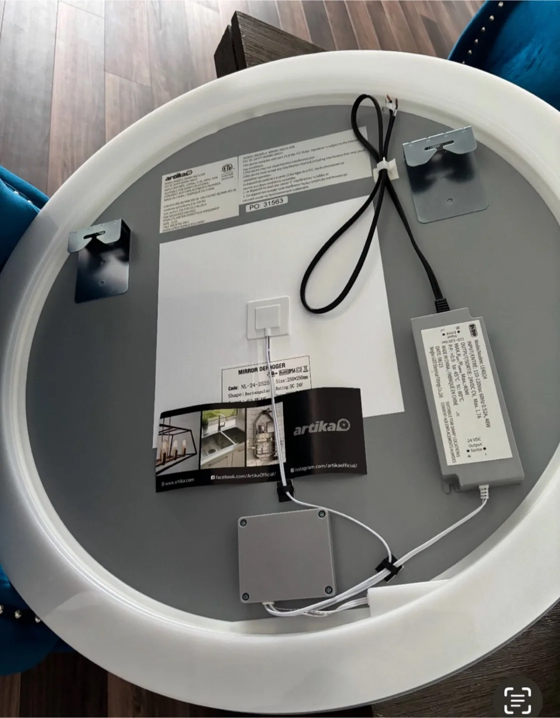 NEW Artika Mateo Edge LED Modern Round Mirror image indicator(2)