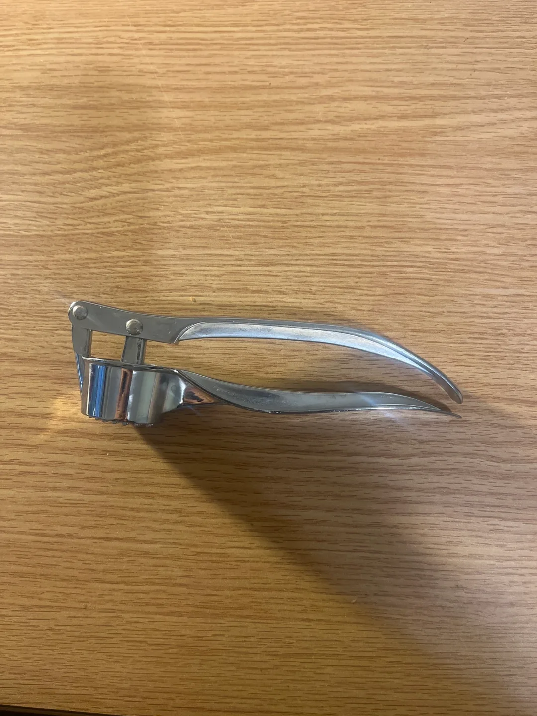 Metal Garlic Press thumbnail