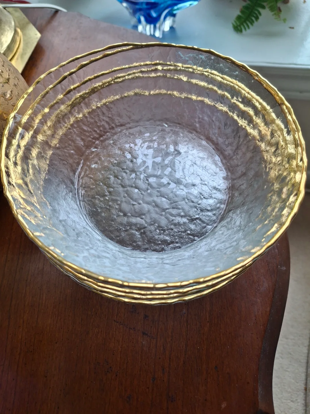 Set of 6 gold-rimmed glass bowls image indicator(3)