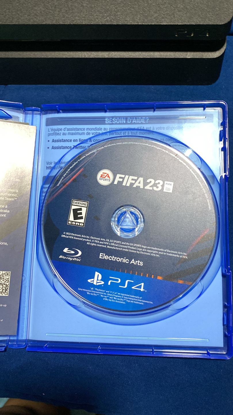 PS4 Slim Console with FIFA 23 and Camo Controller - photo 2