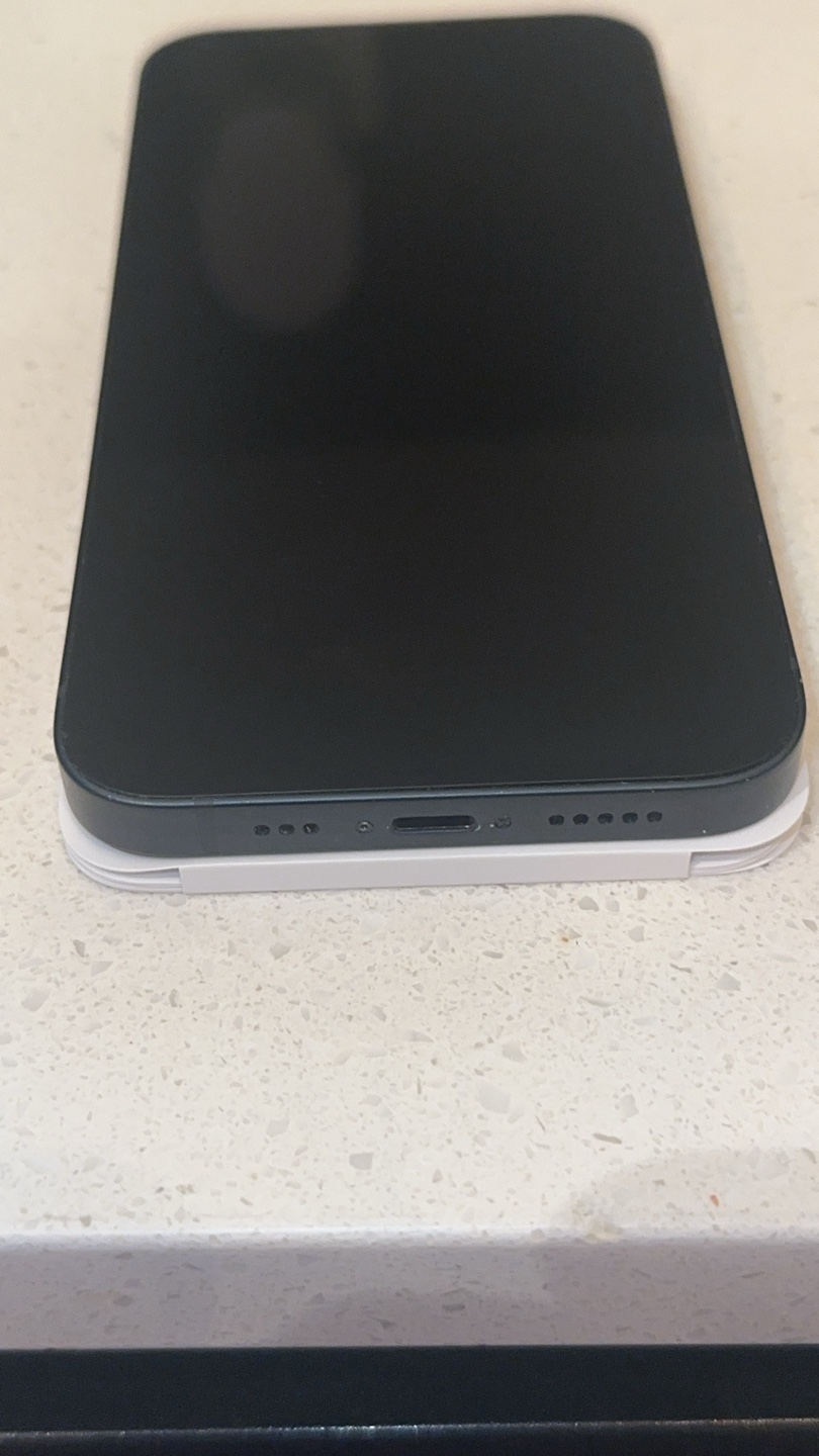 iPhone 13 - photo 4