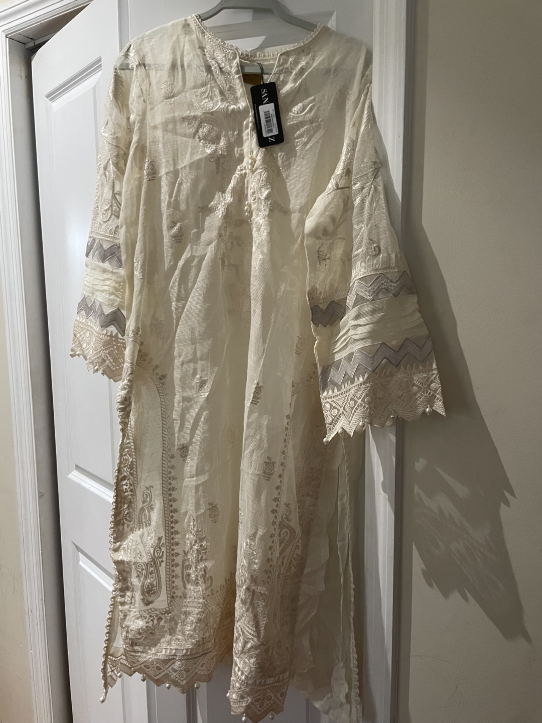 Off-White Embroidered Lawn Cotton Kurti - photo 2
