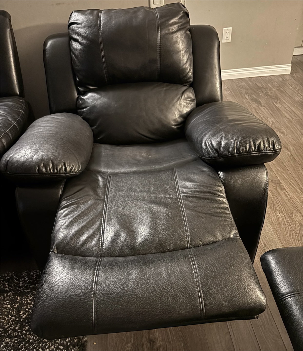 Black Leather Recliner Set - photo 4