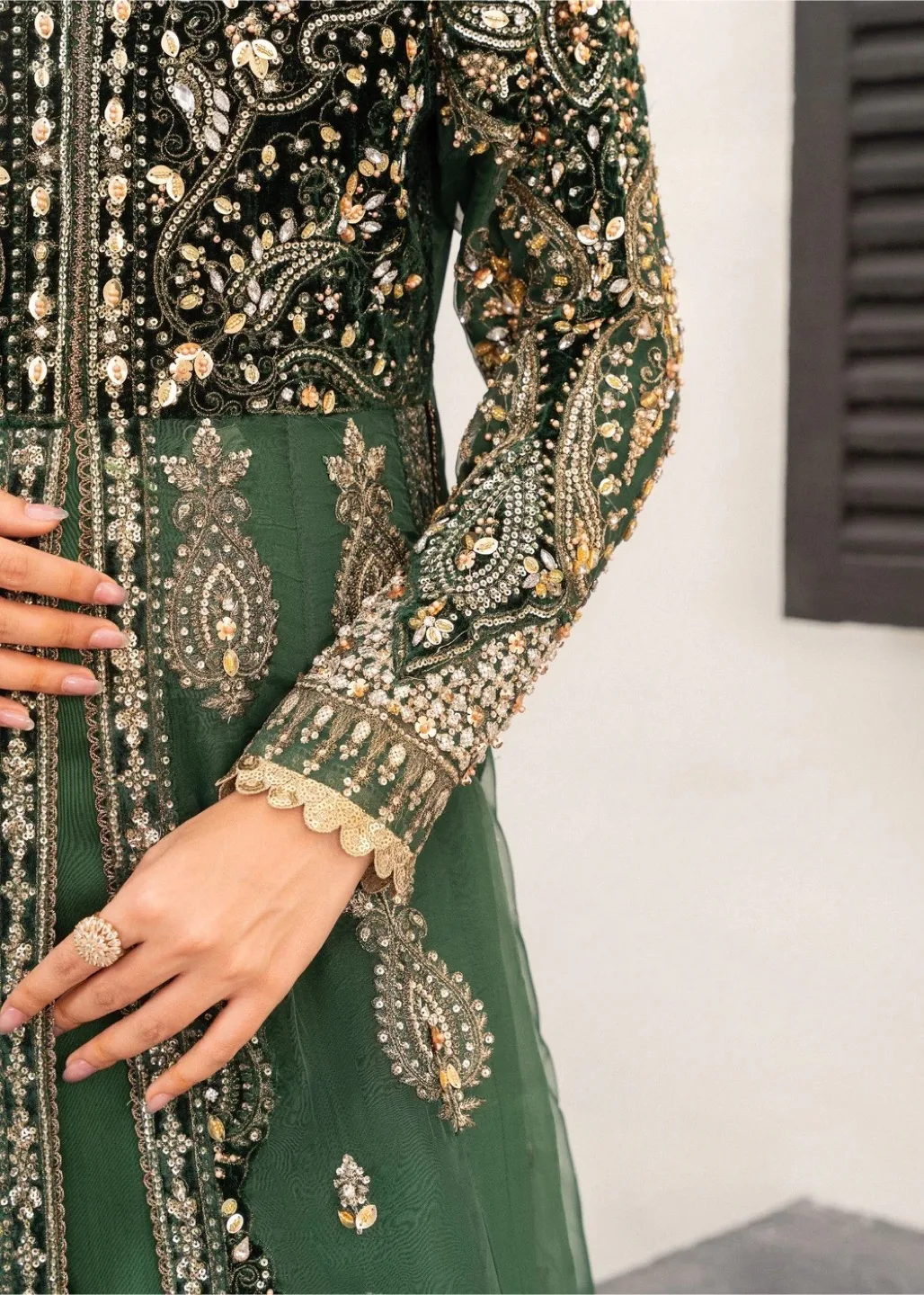 Gorgeous Emerald Green Pakistani Formal Dress image indicator(3)