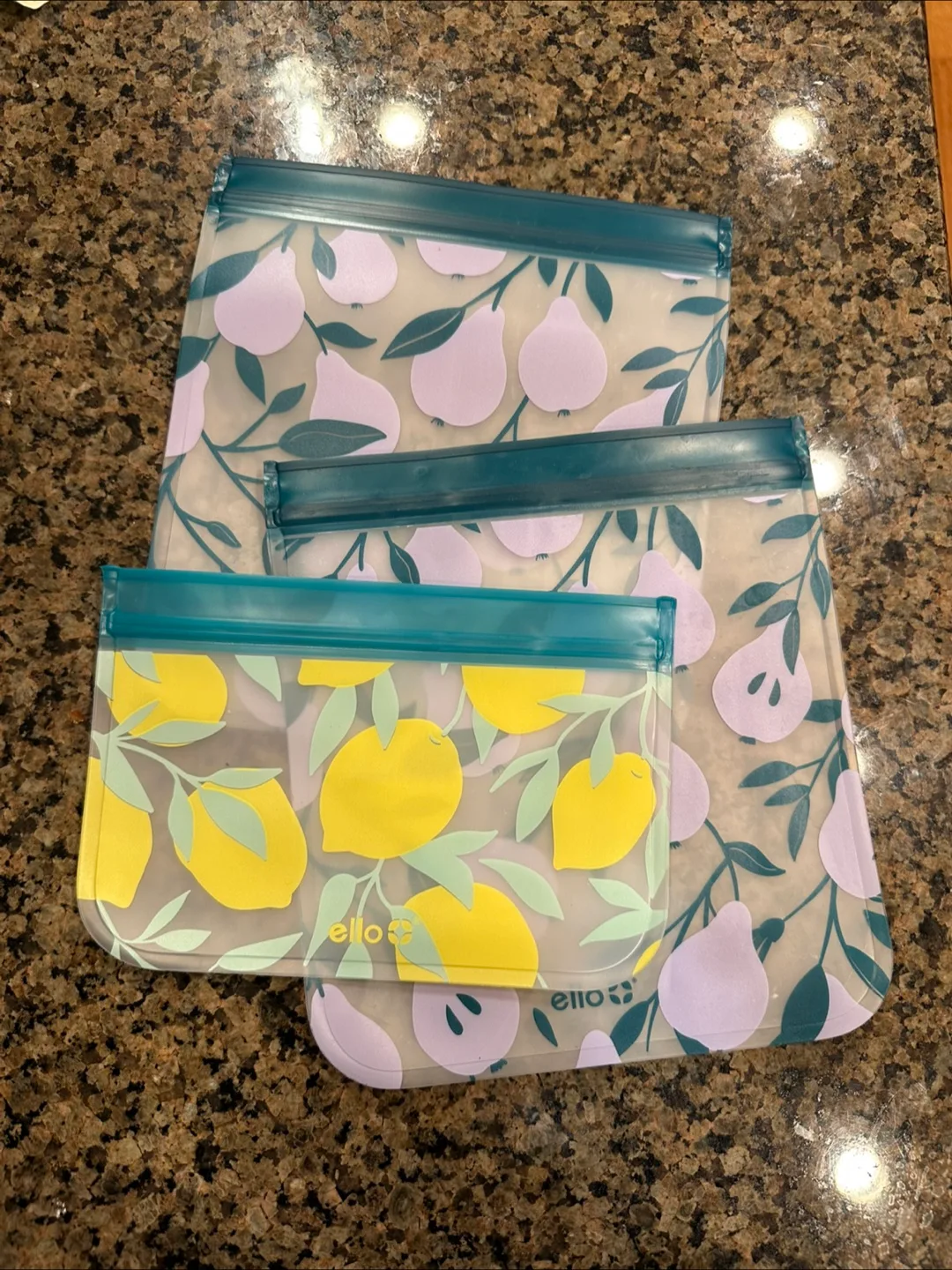Set of 3 Reusable Silicone Storage Bags #freecycle thumbnail
