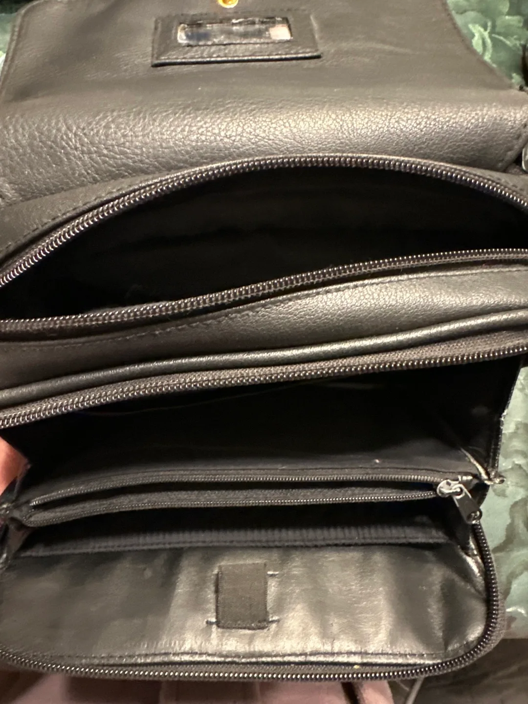 Black Leather Crossbody Bag image indicator(3)