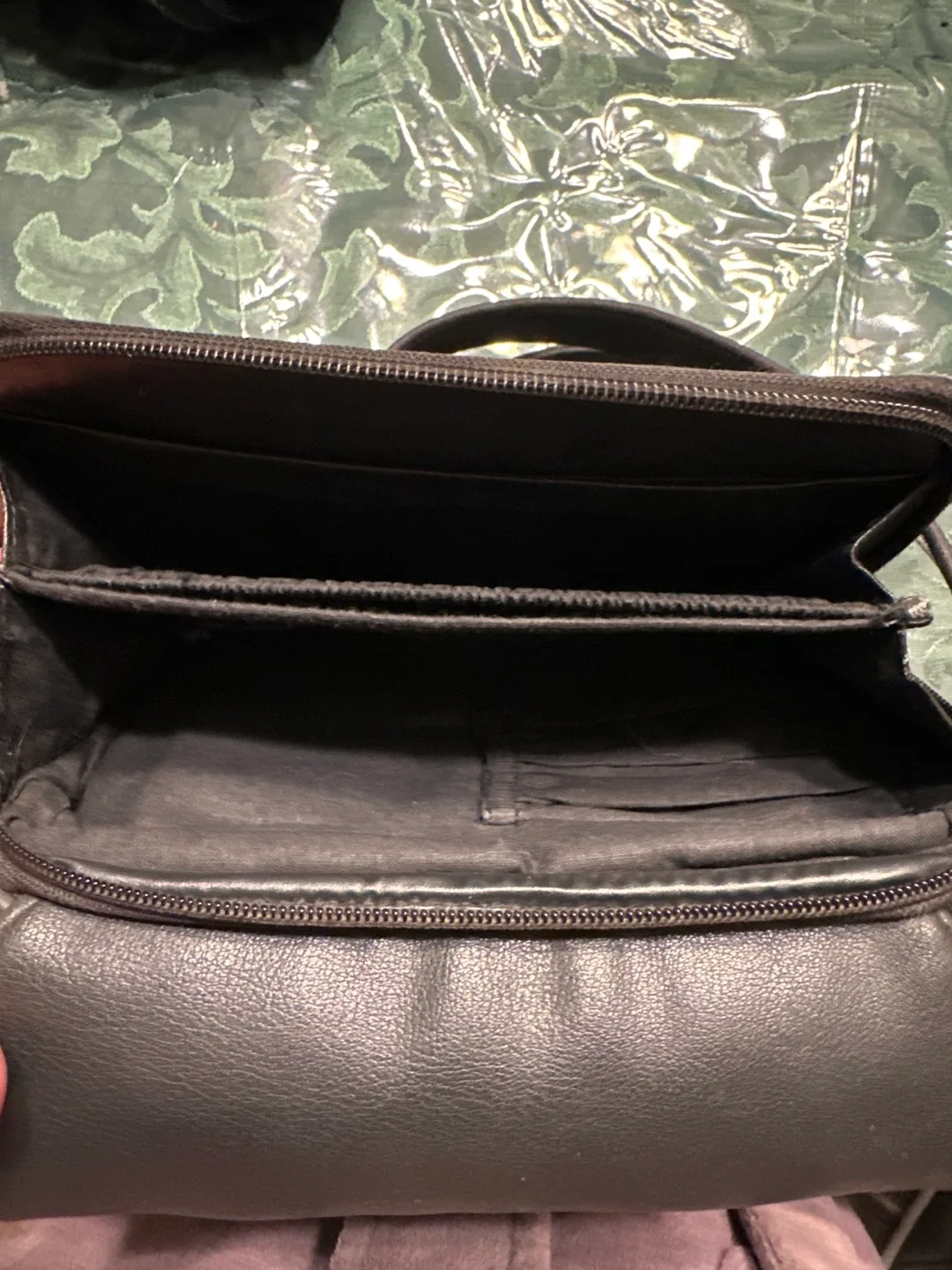Black Leather Crossbody Bag image indicator(2)
