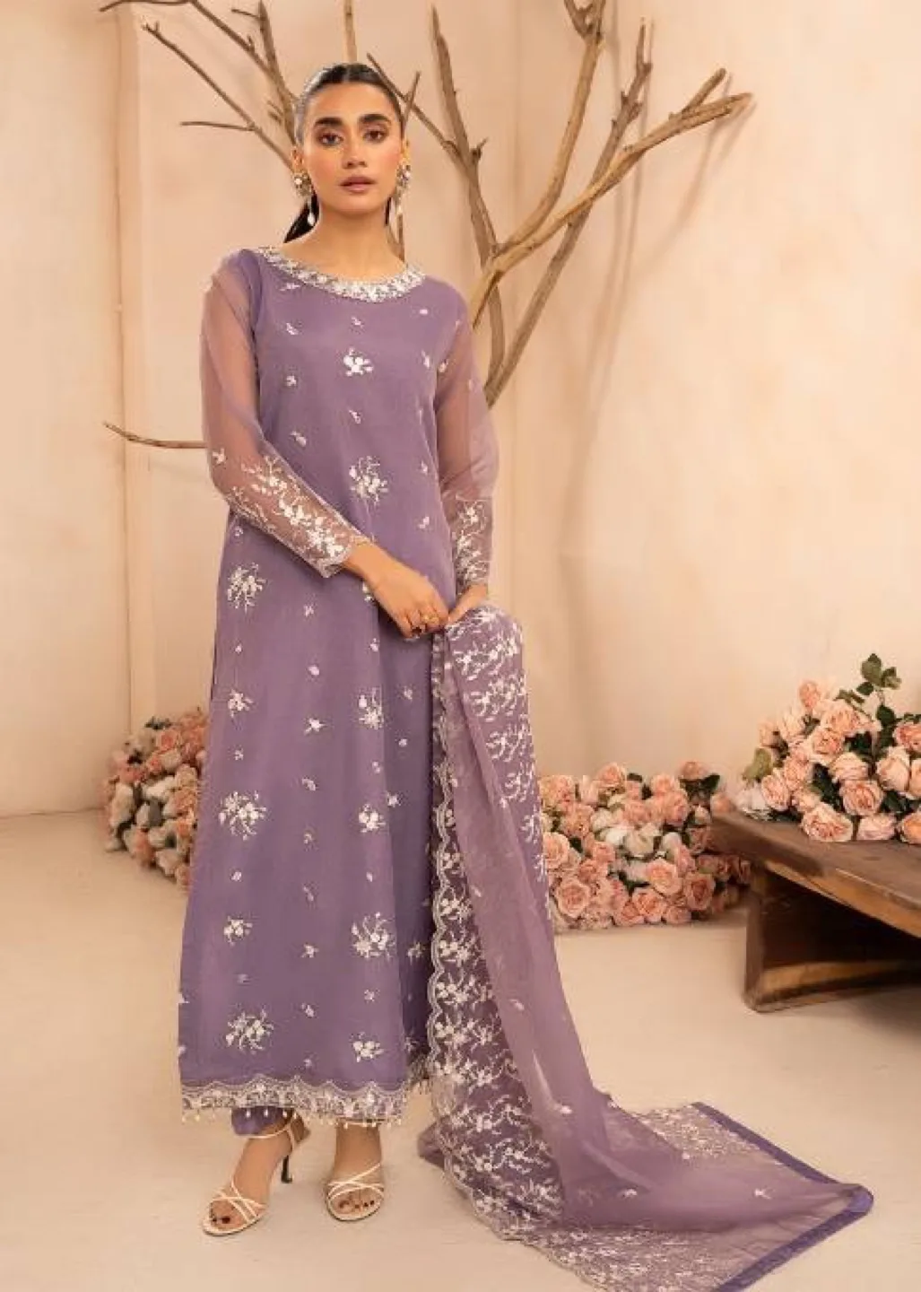 Pakistani Purple embroidered 3-piece suit thumbnail