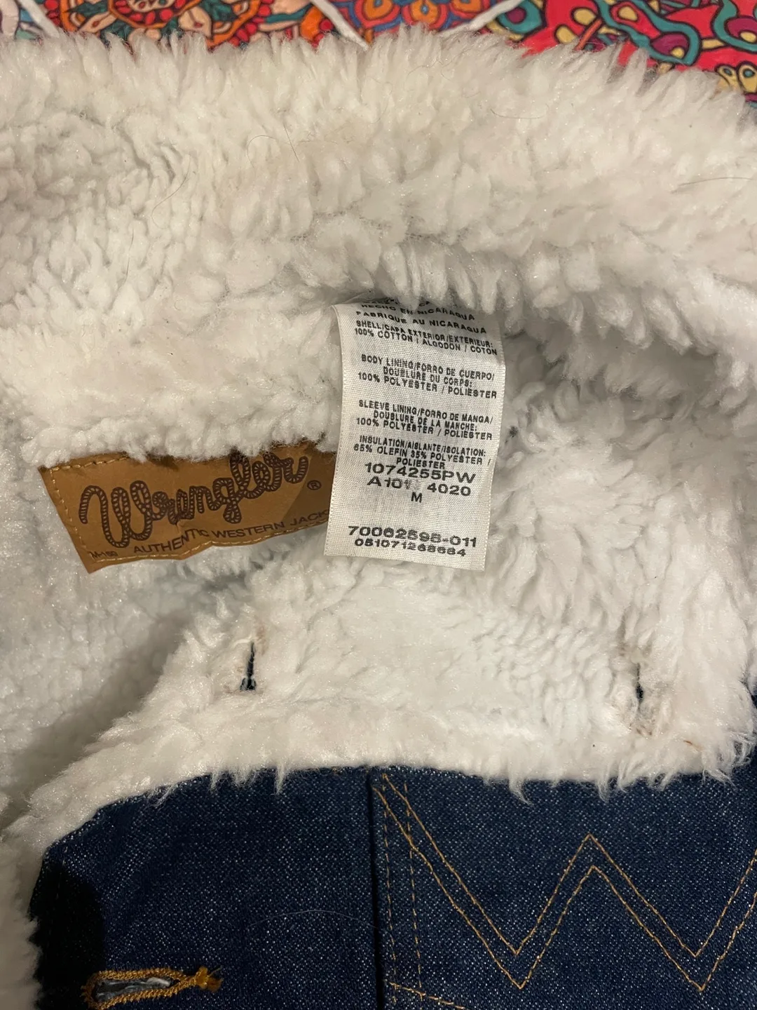 Wrangler Men's Western Style Lined Denim Jacket image indicator(2)