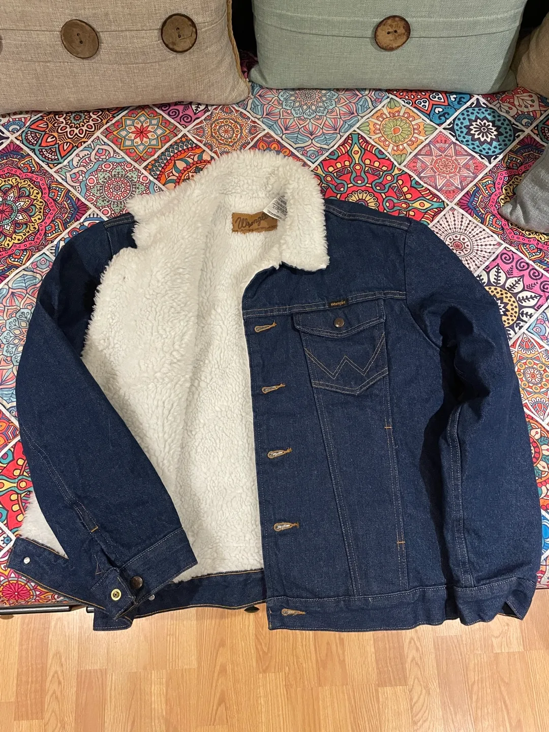 Wrangler Men's Western Style Lined Denim Jacket thumbnail