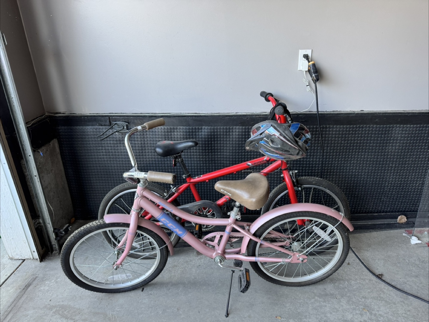 Two Kids' Bikes - Pink & Red - photo 3