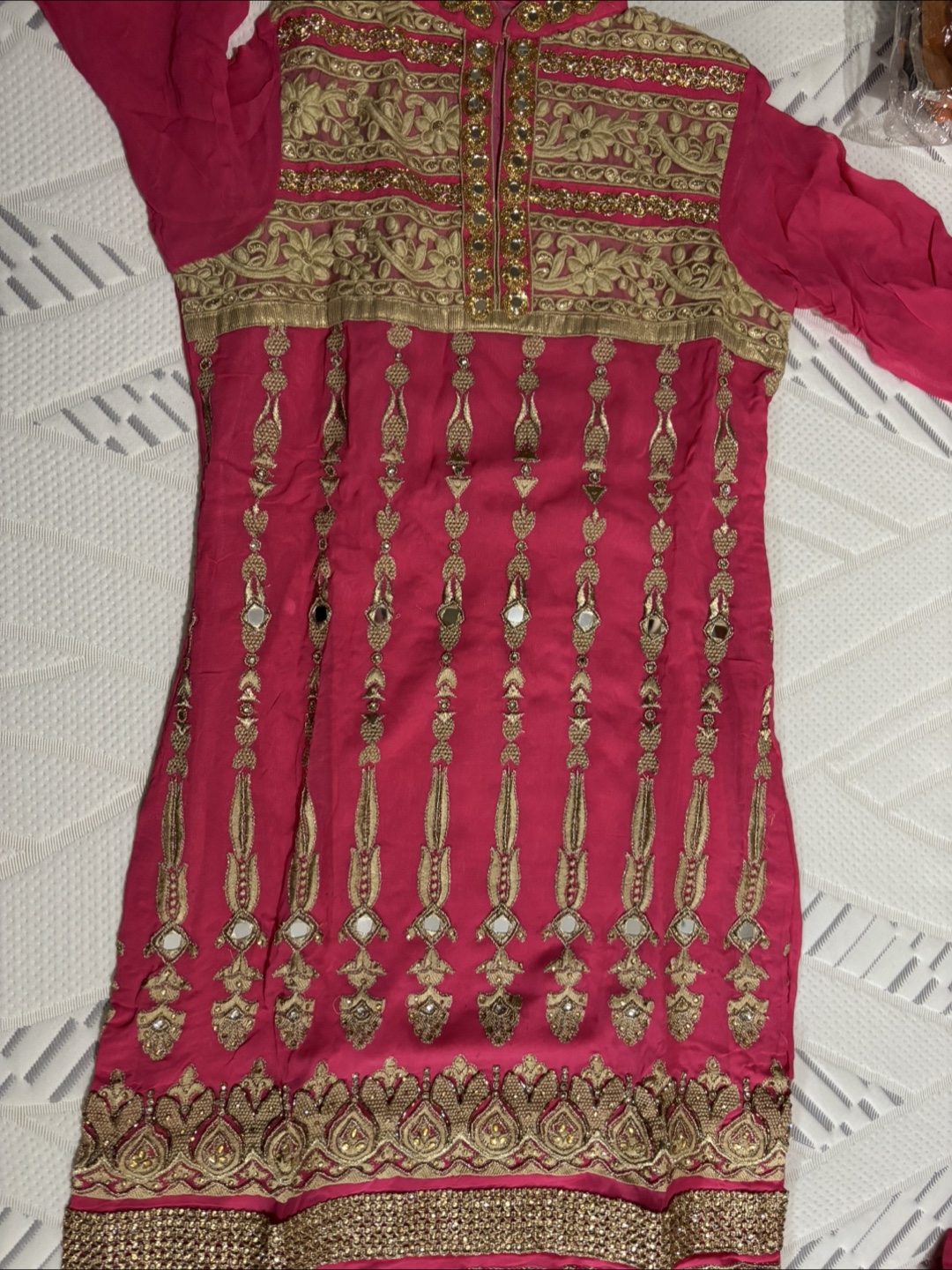 Pink and Gold Embroidery Salwar Kameez - photo 2