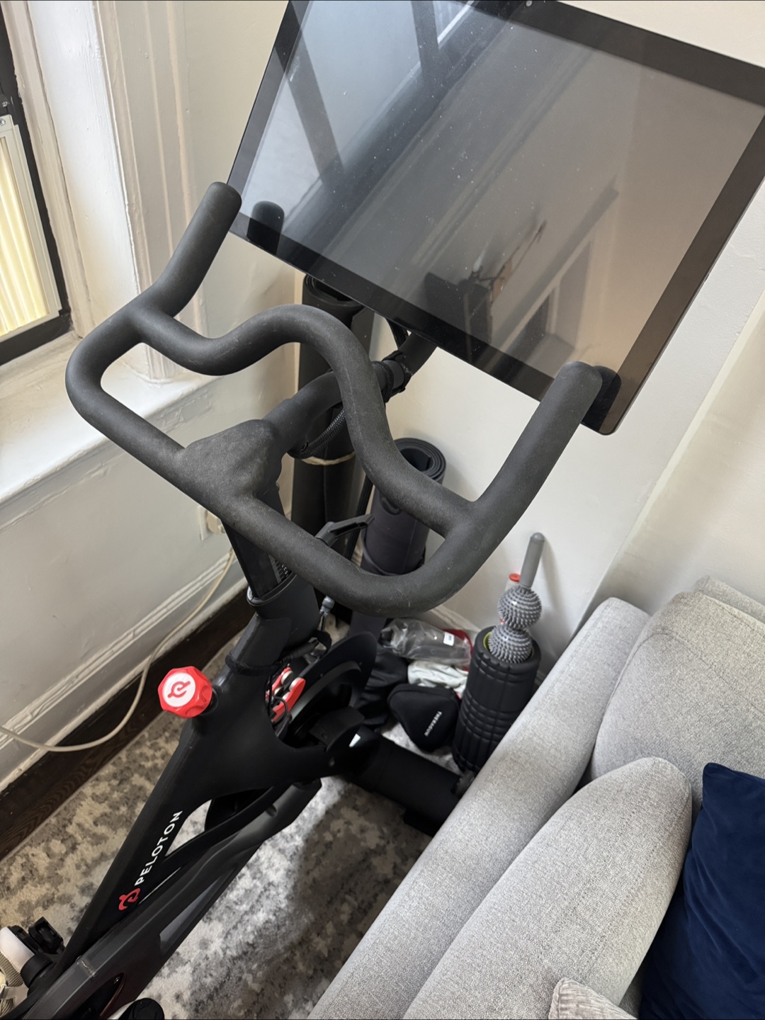 Peloton 2nd Gen  Exercise Bike - photo 3