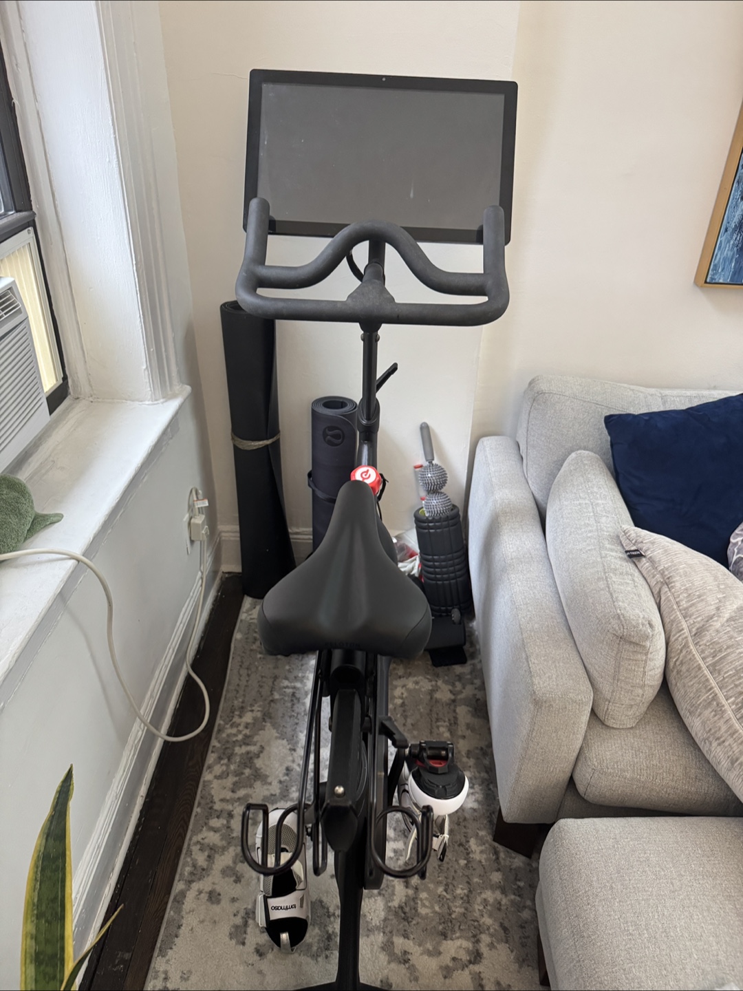 Peloton 2nd Gen  Exercise Bike - photo 2