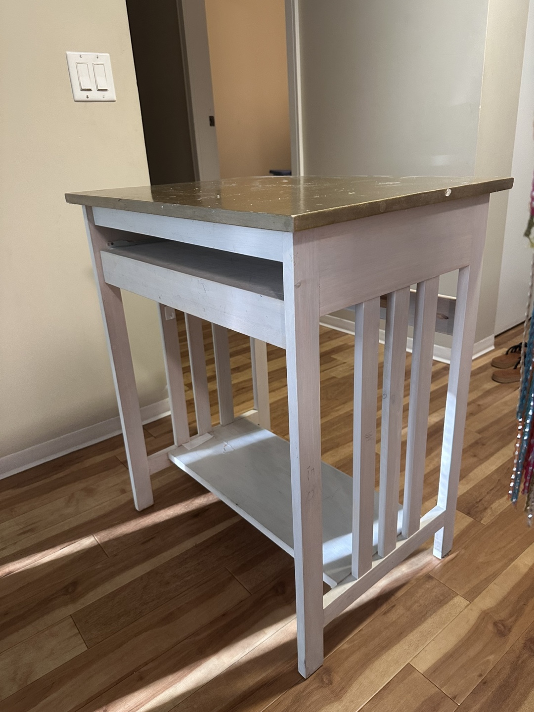 Small White Desk with Gold Top - photo 2