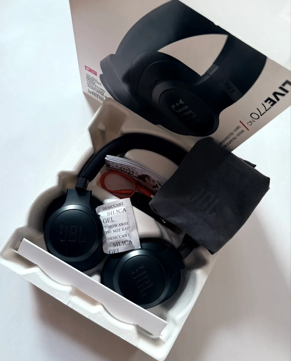 JBL LIVE770NC Wireless Noise Cancelling Headphones image indicator(7)