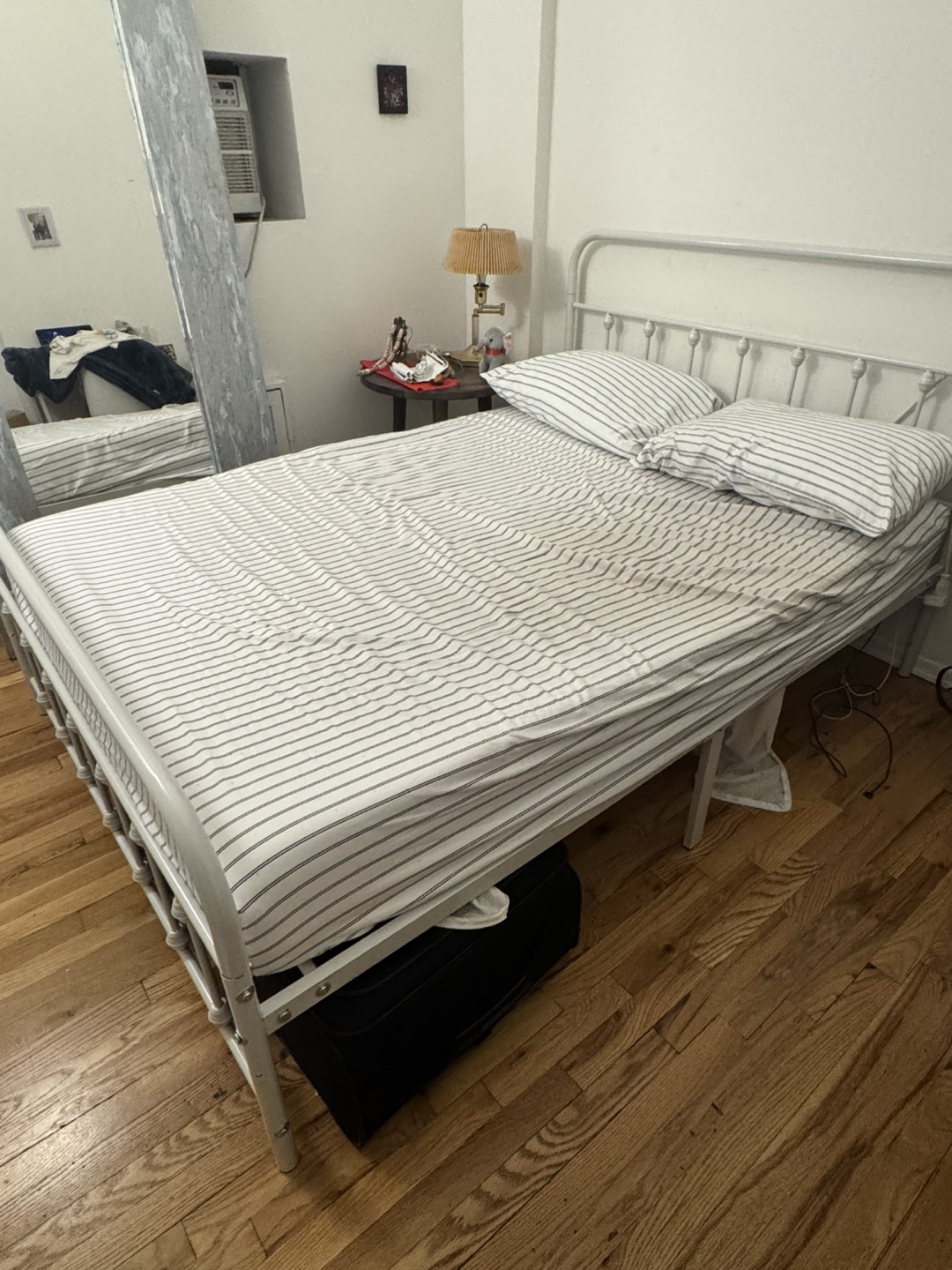 Full Size Metal Bed Frame - White - photo 3